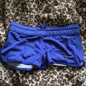 REVERSIBLE NIKE SHORT NEVER WORN